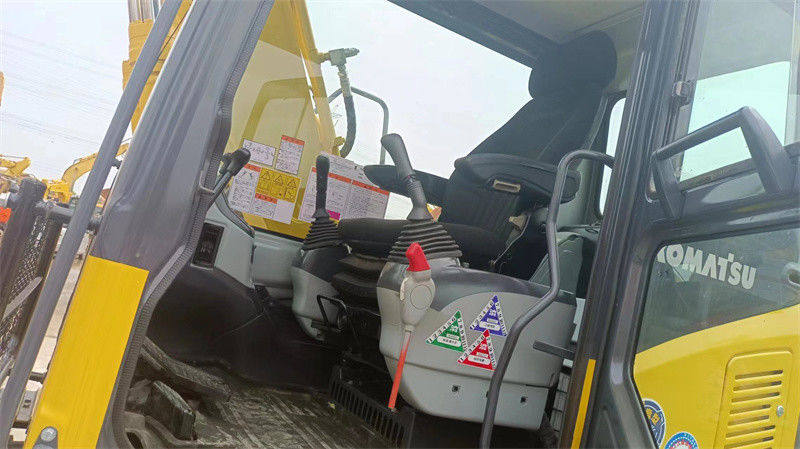 13 टन प्रयुक्त जापान उत्खनन सेकेंड हैंड कोमात्सु PC130 क्रॉलर मीडियम उत्खनन