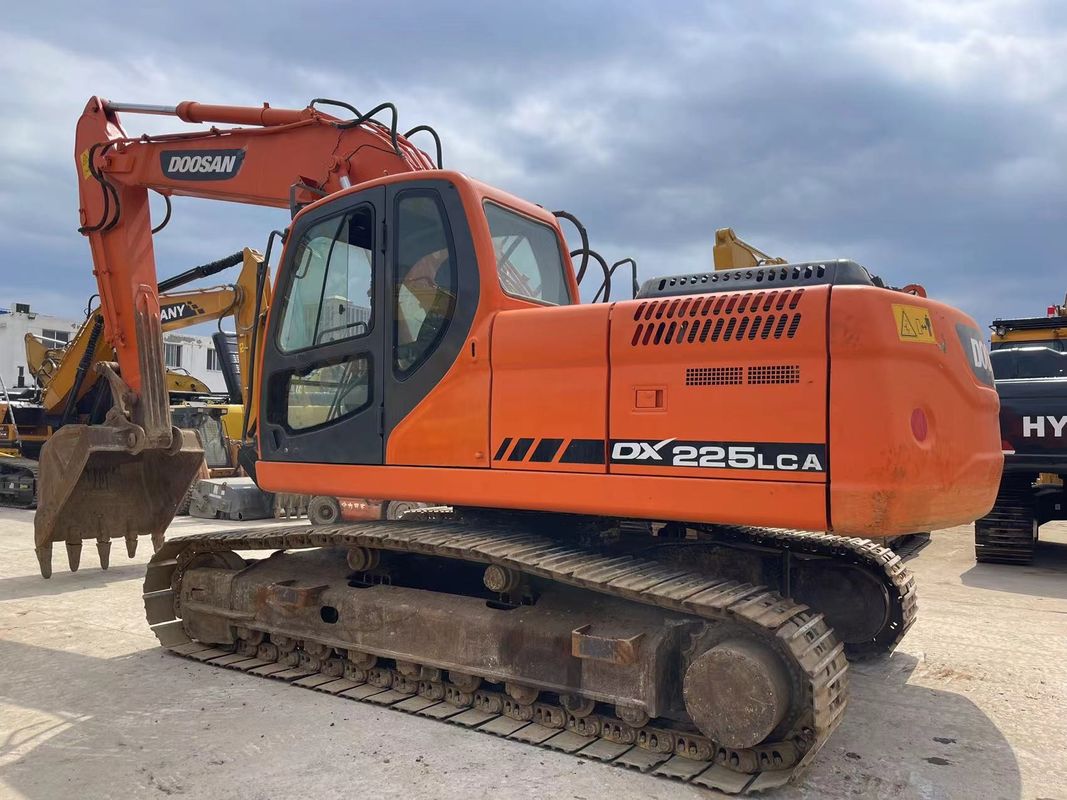 अपने आदर्श मैच का पता लगाएं उत्कृष्ट स्थिति में प्रयुक्त Doosan DX225LCA 22 टन खुदाई मशीन