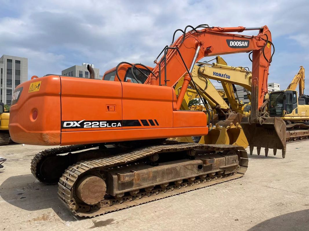 अपने आदर्श मैच का पता लगाएं उत्कृष्ट स्थिति में प्रयुक्त Doosan DX225LCA 22 टन खुदाई मशीन