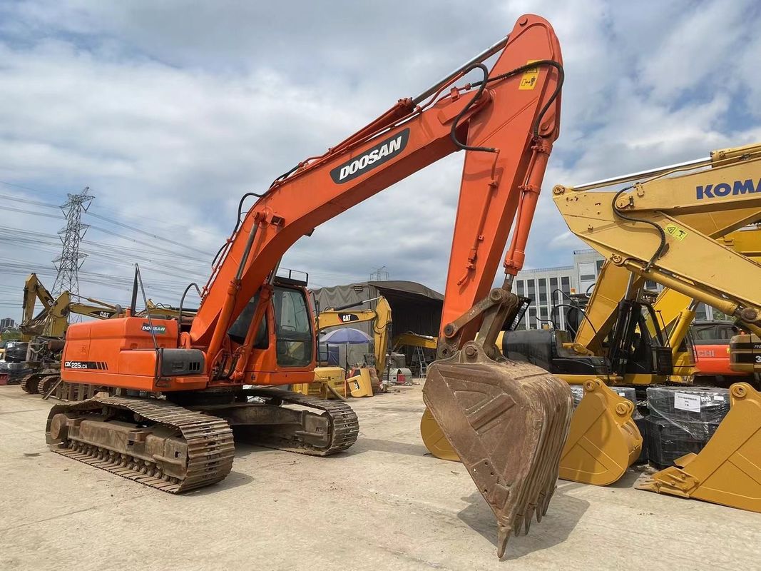 अपने आदर्श मैच का पता लगाएं उत्कृष्ट स्थिति में प्रयुक्त Doosan DX225LCA 22 टन खुदाई मशीन