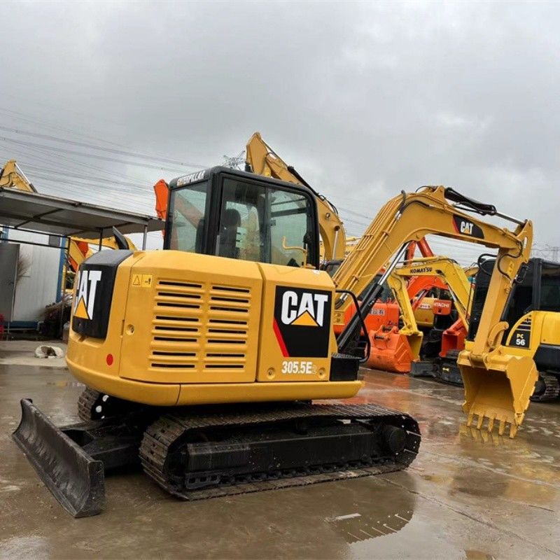 C2.4 डीजल इंजन के साथ छोटे 5 टन CAT 305.5E2 खुदाई मशीन कॉम्पैक्ट आकार