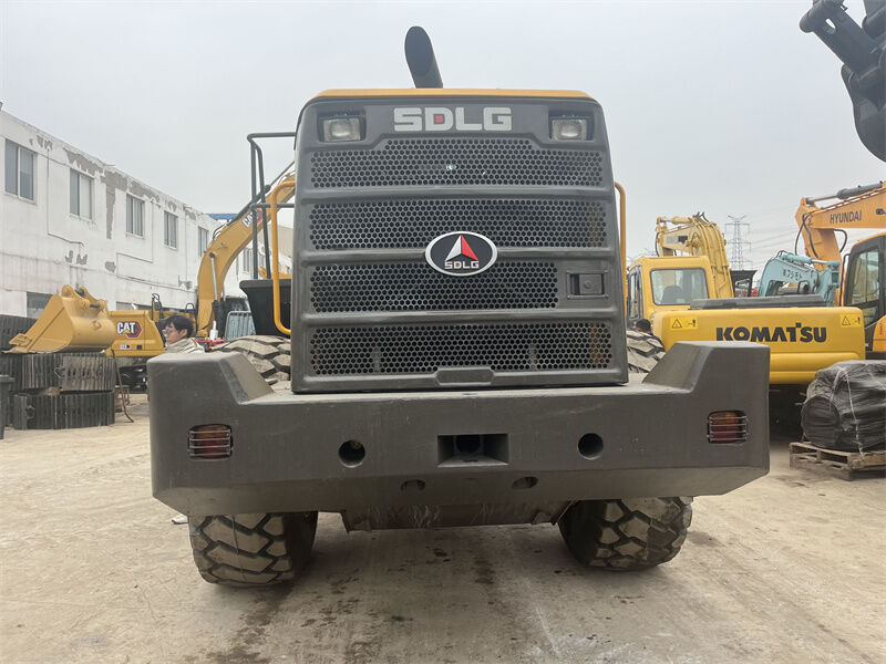 अच्छी स्थिति में प्रयुक्त SDLG L958F व्हील लोडर जिसमें 178 KW इंजन पावर, 6000 Kg ऑपरेटिंग वजन और 2024 मॉडल वर्ष है