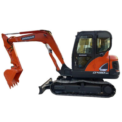 प्रयुक्त Doosan DX60 9C उत्खनन मिनी डिगर ब्लेड डोजर के साथ उच्च दक्षता